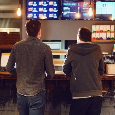 Facility služby, které drží fastfood v chodu Facility služby, které drží fastfood v chodu