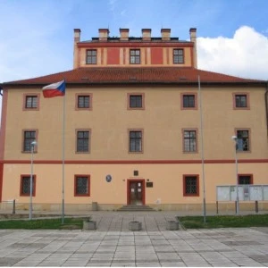 Pravidelný úklid jako základ facility služeb: proč je páteří provozu budov veřejné správy i firem