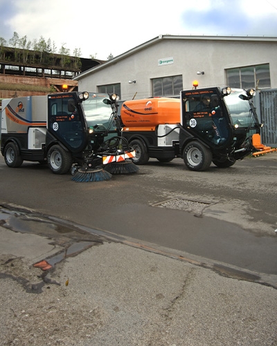 Maintenance and cleaning of outdoor areas Maintenance and cleaning of outdoor areas